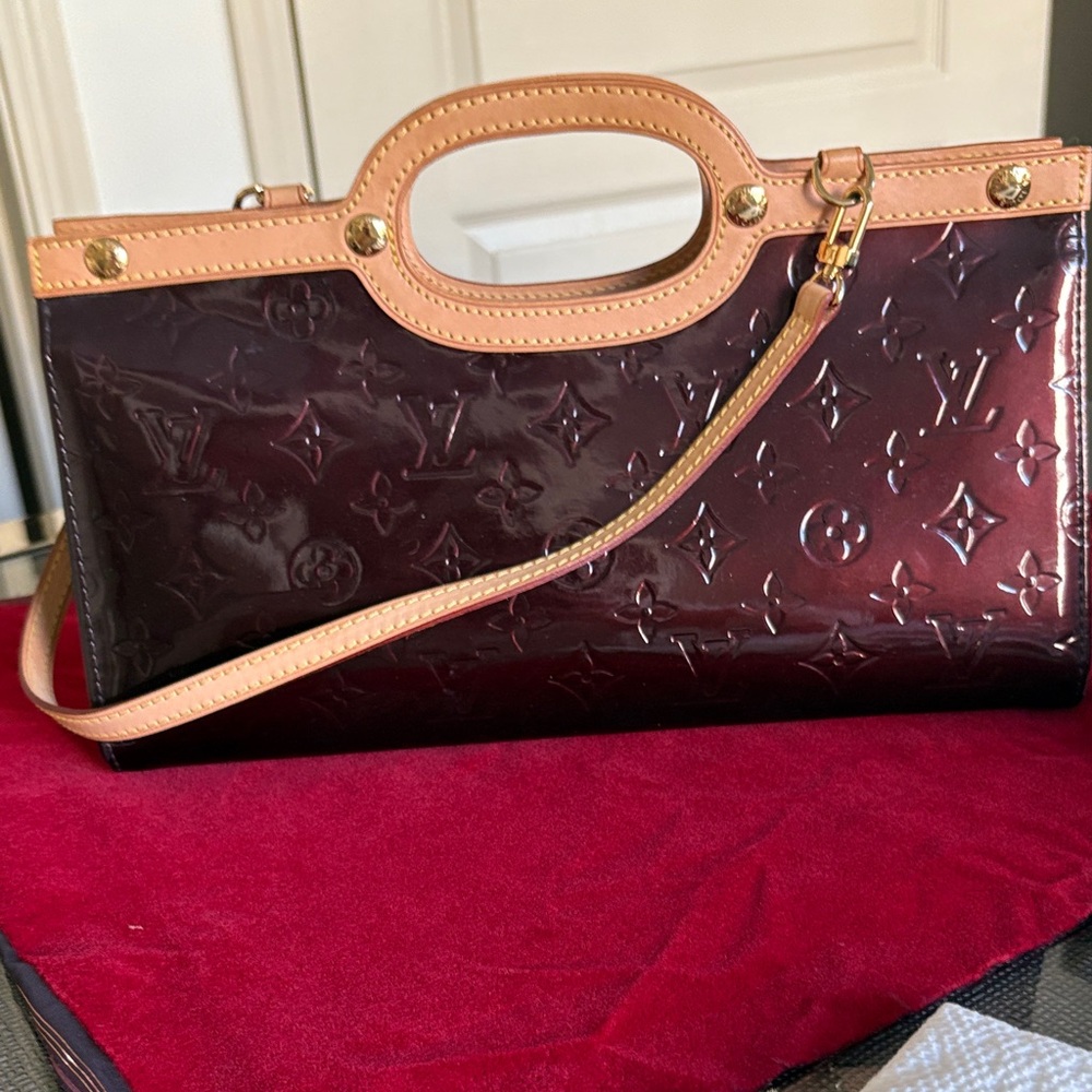Louis Vuitton Patent Leather Amarante Vernis Cluch Purse